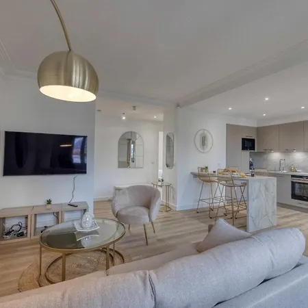 #he The Golden Escape Ile Verte Luminous Renovated Apartment *